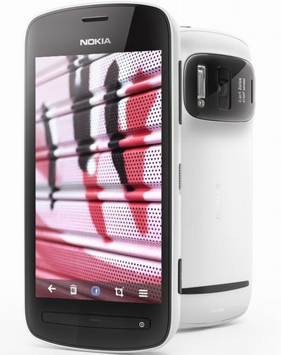Крутейший камерофон Nokia 808 PureView приехал в Россию